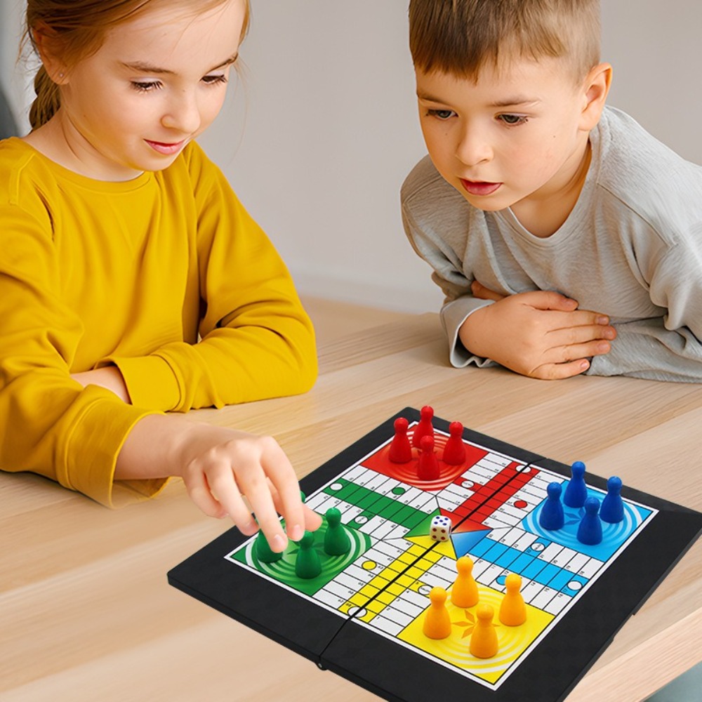 Board Game Ludo - クラシック折りたたみ式ルードゲームセット親子インタラクション戦略ゲームスネークチェスセットボードゲームティーンキッズ用